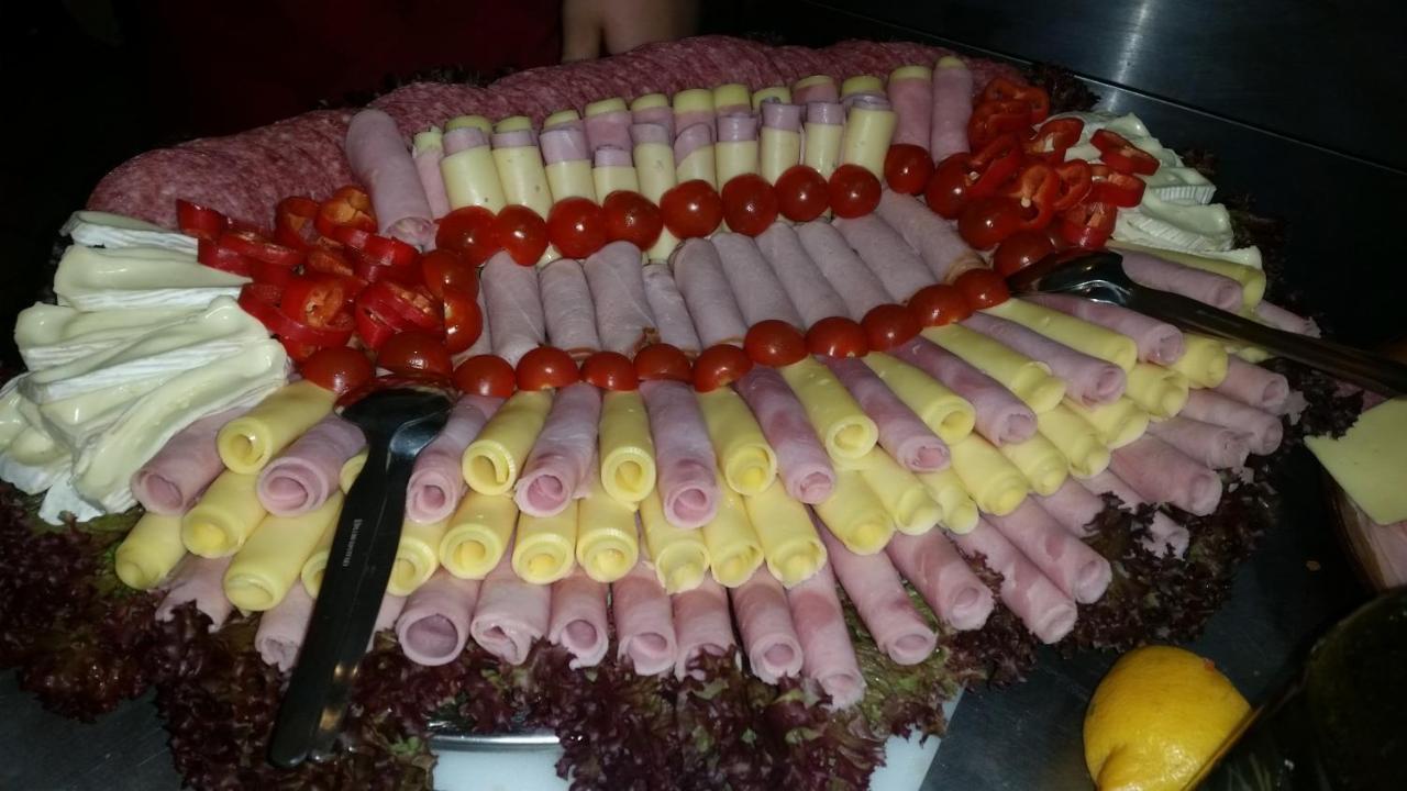 Penzion Janosikova Krcma Ruzomberok Exteriör bild