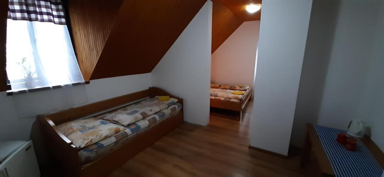 Penzion Janosikova Krcma Ruzomberok Exteriör bild